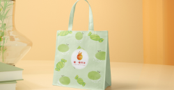 Luxury shopping bags are better than ordinary shopping bags.